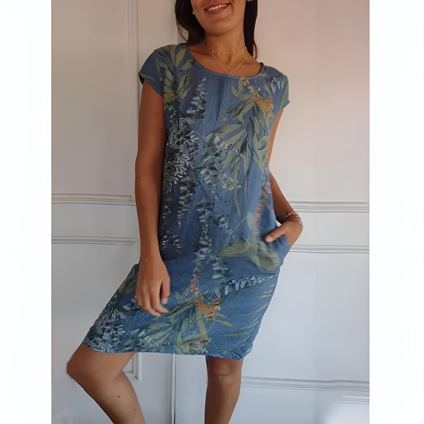 FELAS I LÄSSIGES BEDRUCKTES KLEID
