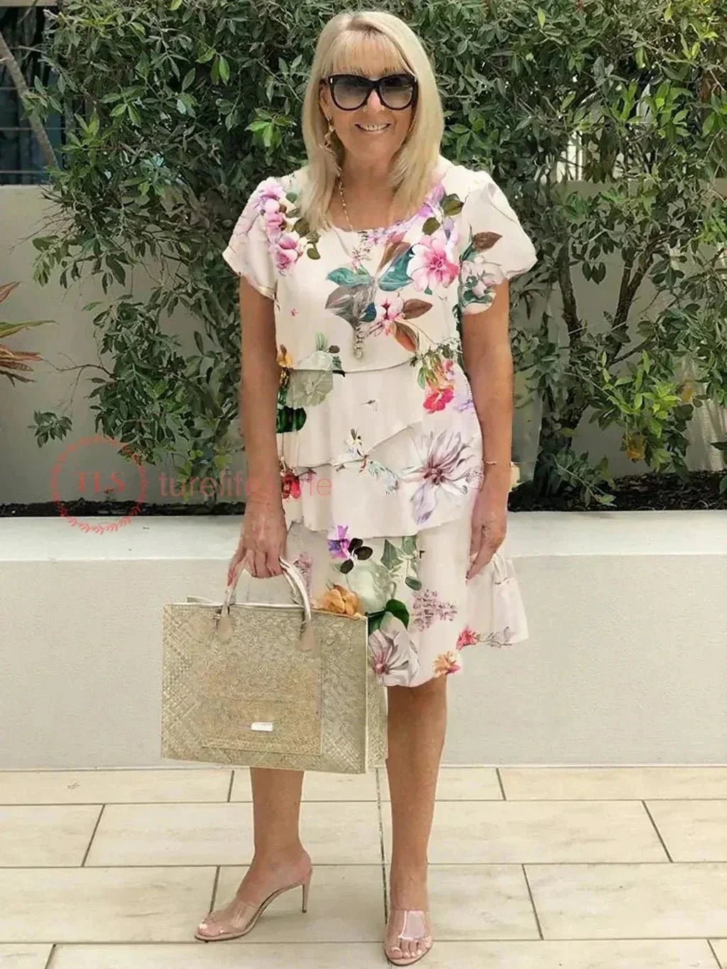 Jenna | Fliessendes Blumenkleid mit Stufen