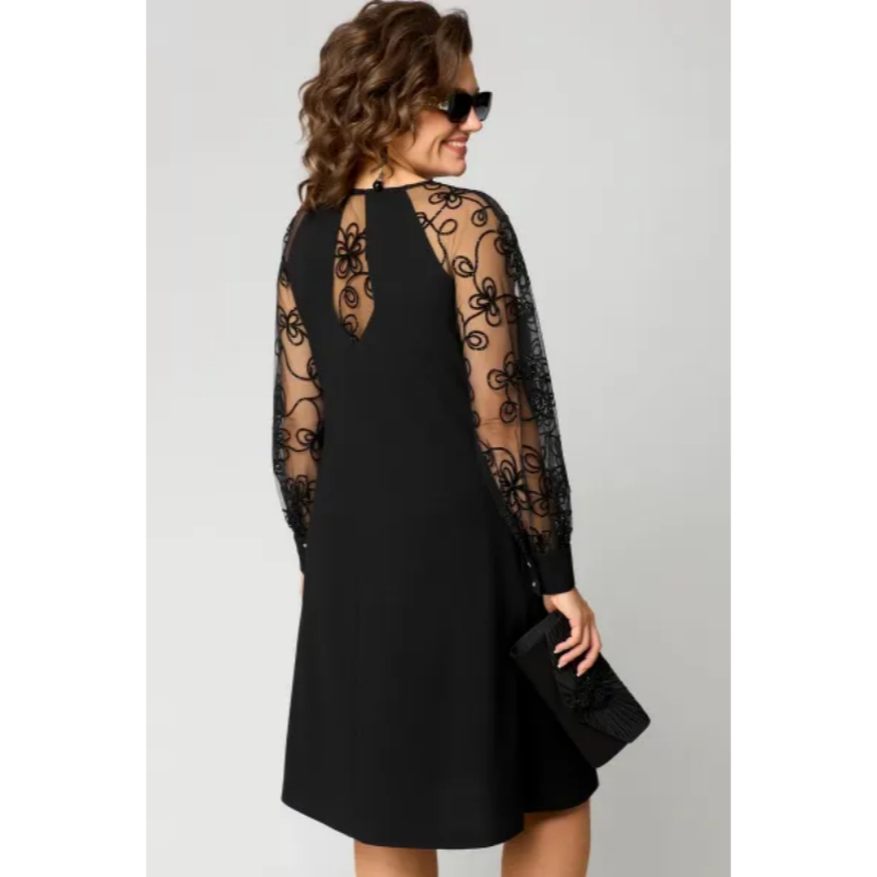 HARALA I LÄSSIGES LANGÄRMELIGES KLEID