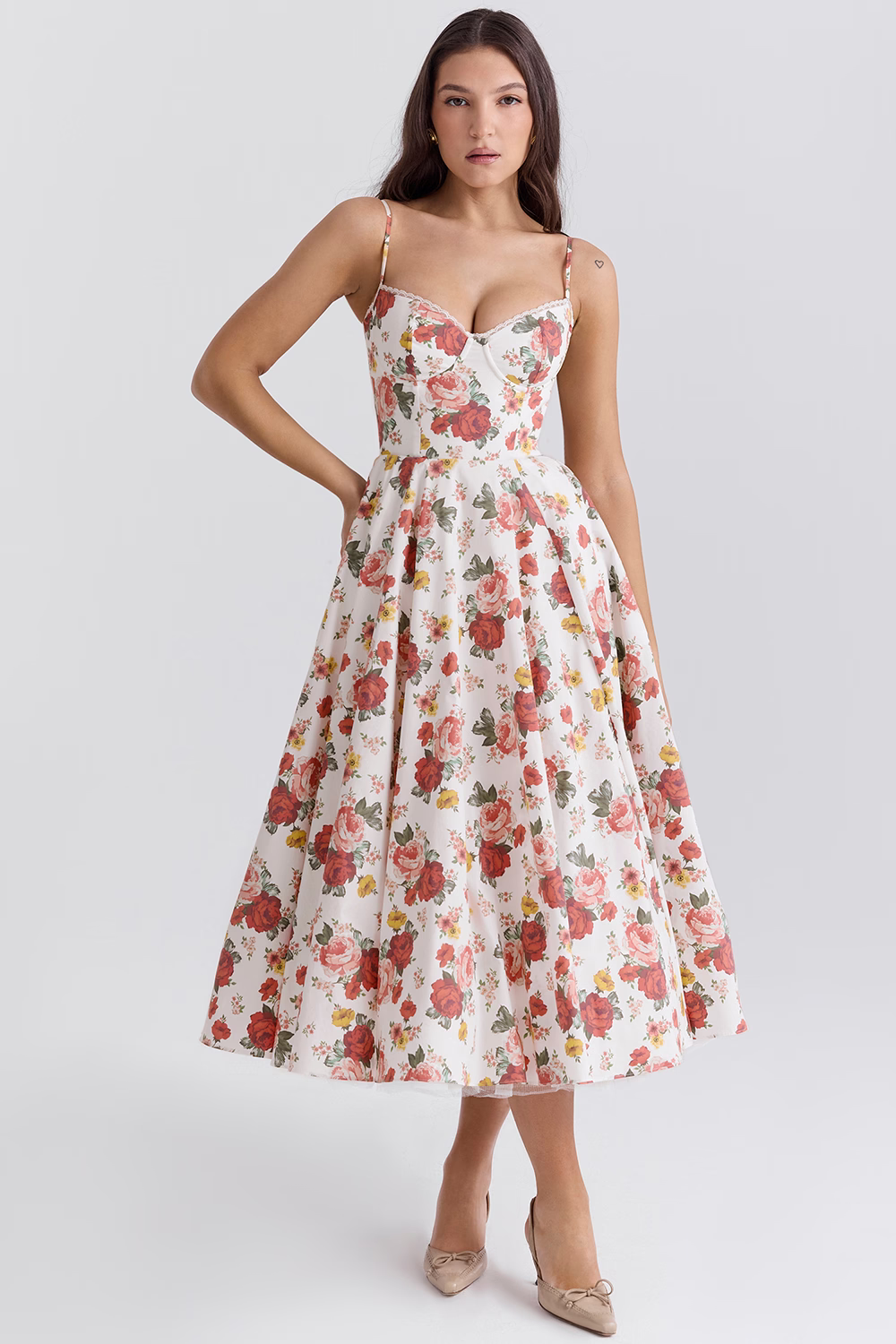 Lilotte | Tailliertes Kleid mit Spaghetti-Trägern