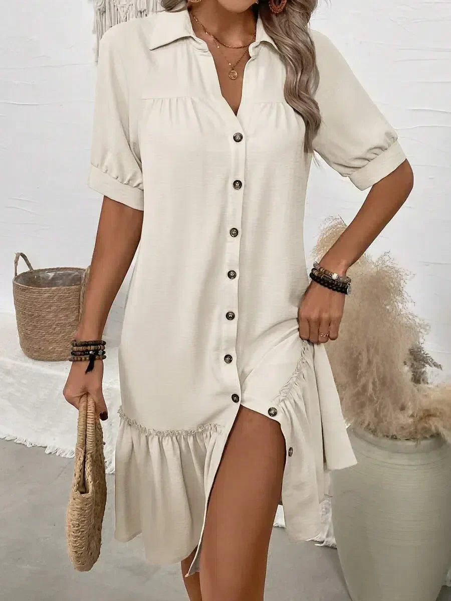 Aliyah – Knopfverschluss Kleid mit Rüschensaum
