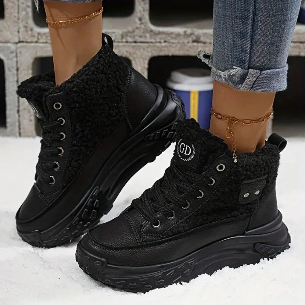 Octavia - Gemütliche Plateau-Stiefel