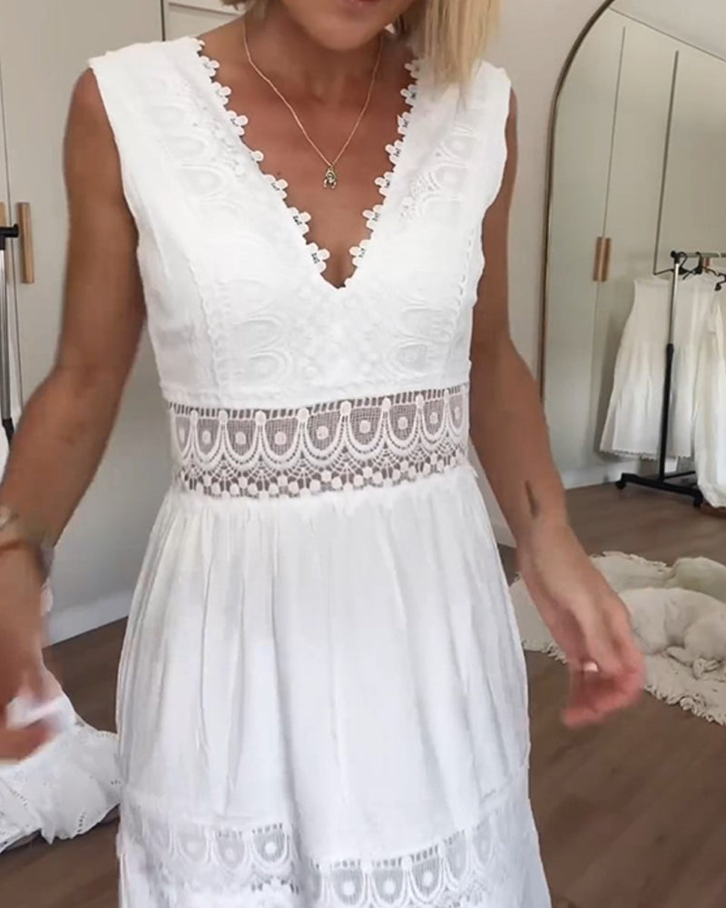 Aurélie | Spitzenkleid mit V-Ausschnitt