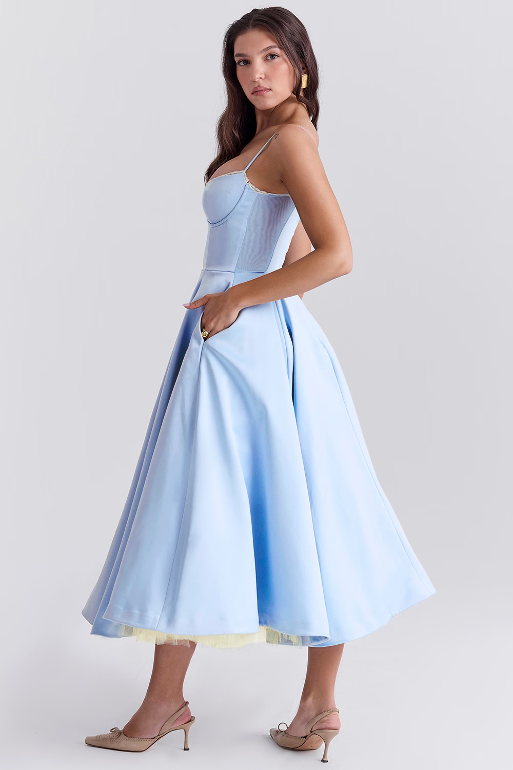 Lilotte | Tailliertes Kleid mit Spaghetti-Trägern