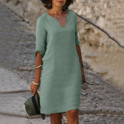 Zeitlose V-Ausschnitt-Kleid mit schmeichelhaftem Schnitt