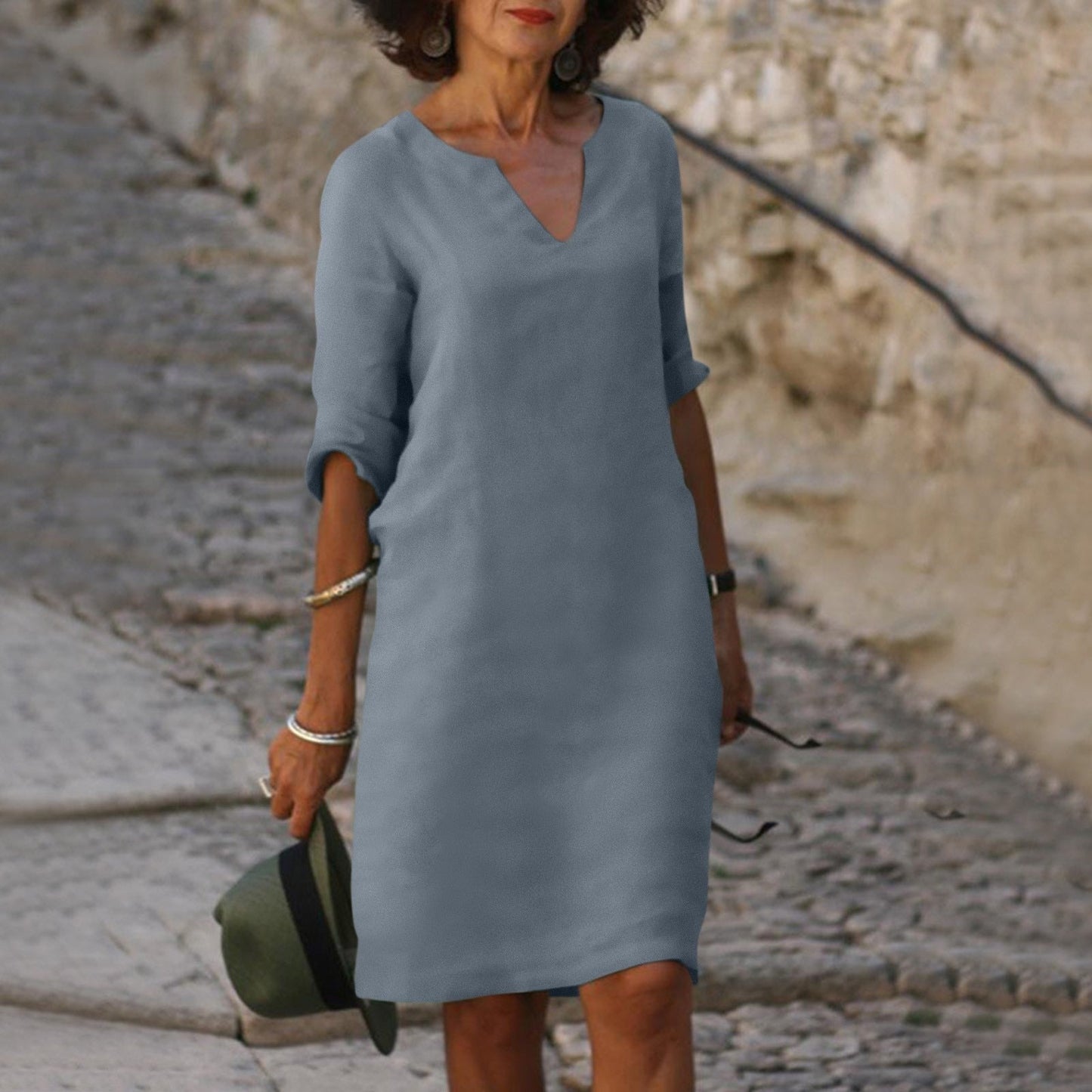 Zeitlose V-Ausschnitt-Kleid mit schmeichelhaftem Schnitt