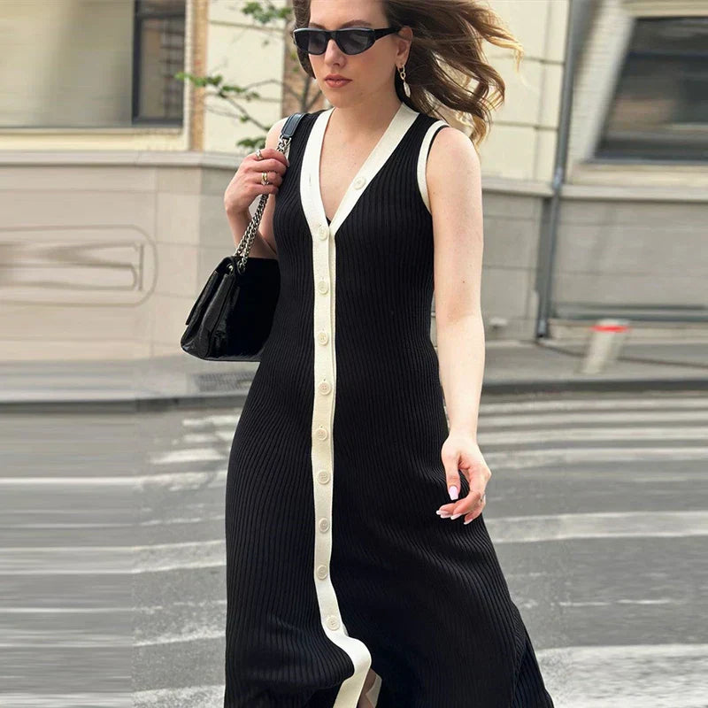 Ino | Ärmelloses Kleid mit V-Ausschnitt