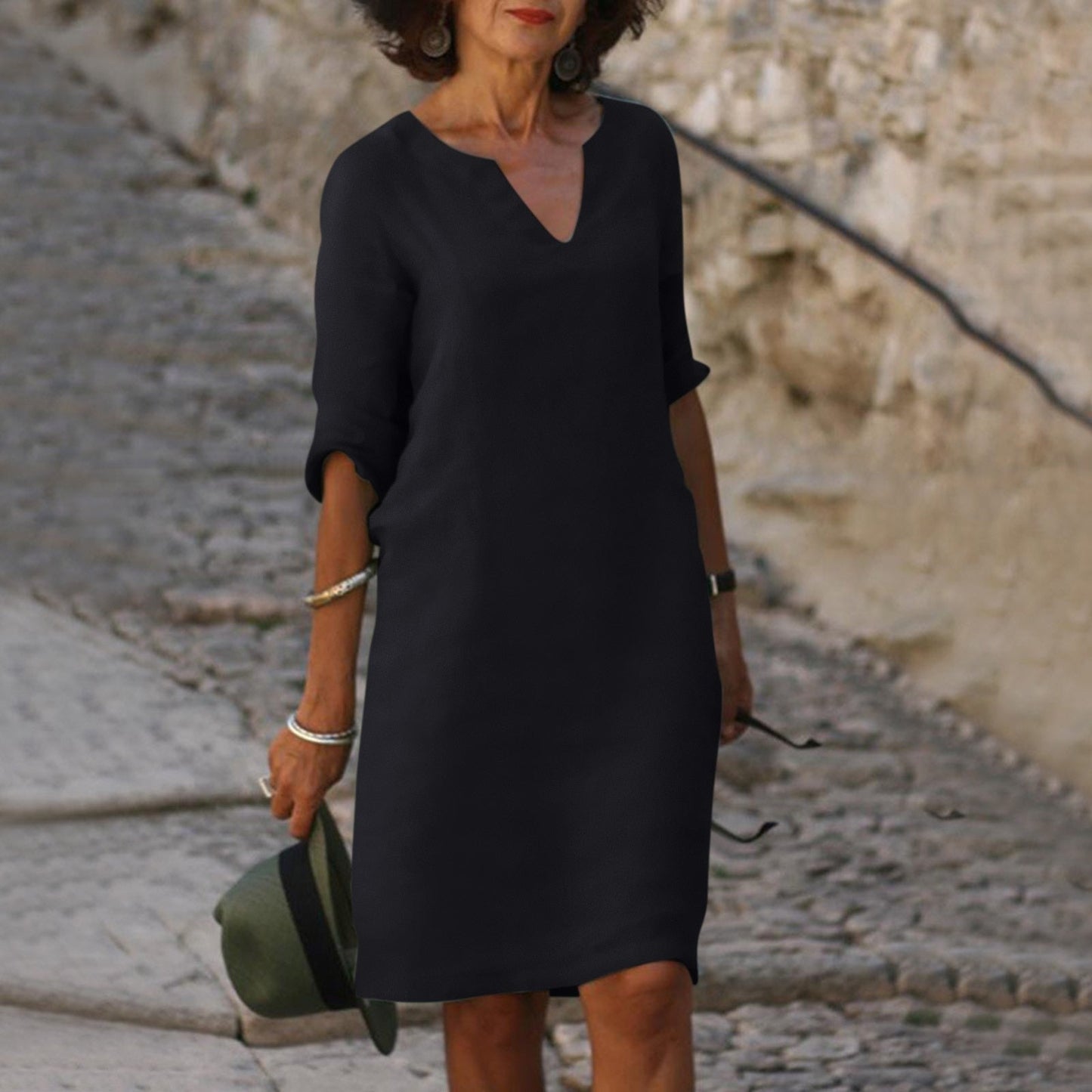 Zeitlose V-Ausschnitt-Kleid mit schmeichelhaftem Schnitt