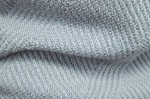 LUCA | Stilvoller Herrenpullover mit Fischgrätmuster