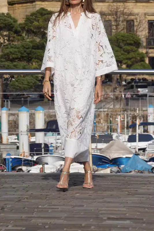 Elegantes Langarmkleid aus durchbrochener Spitze