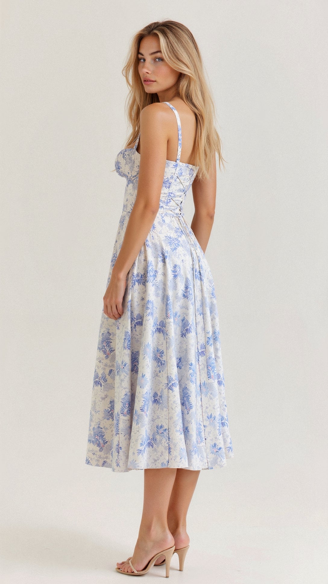 JOSMAA I ELEGANTES KLEID MIT SCHLITZ