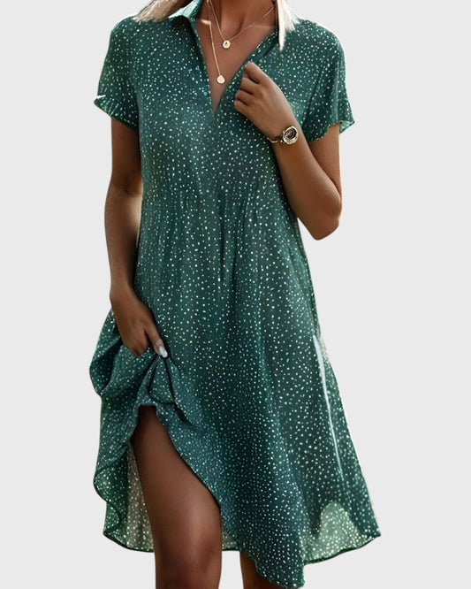Leichte Punktekleid mit schickem Kragen